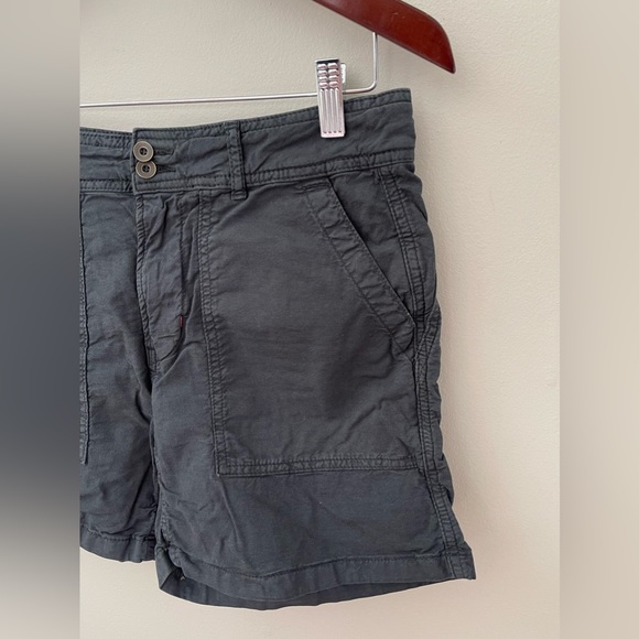 Anthropologie The Wanderer Cargo Midi Shorts In Midnight Dark Blue Size 27 - Picture 4 of 9